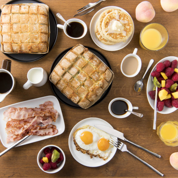 Brunch with cheese bread