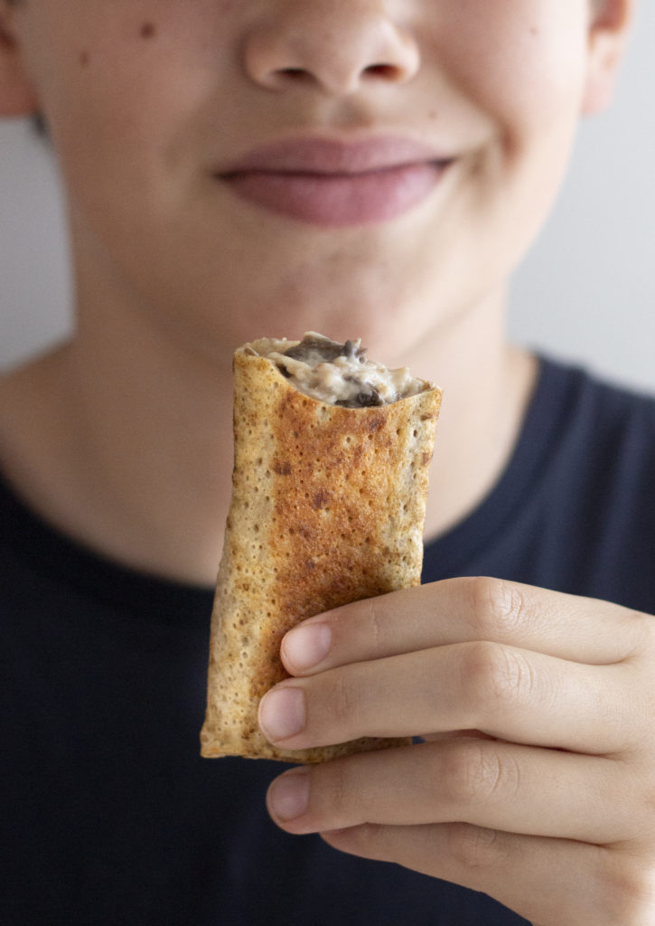 Crêpe mushroom snacks